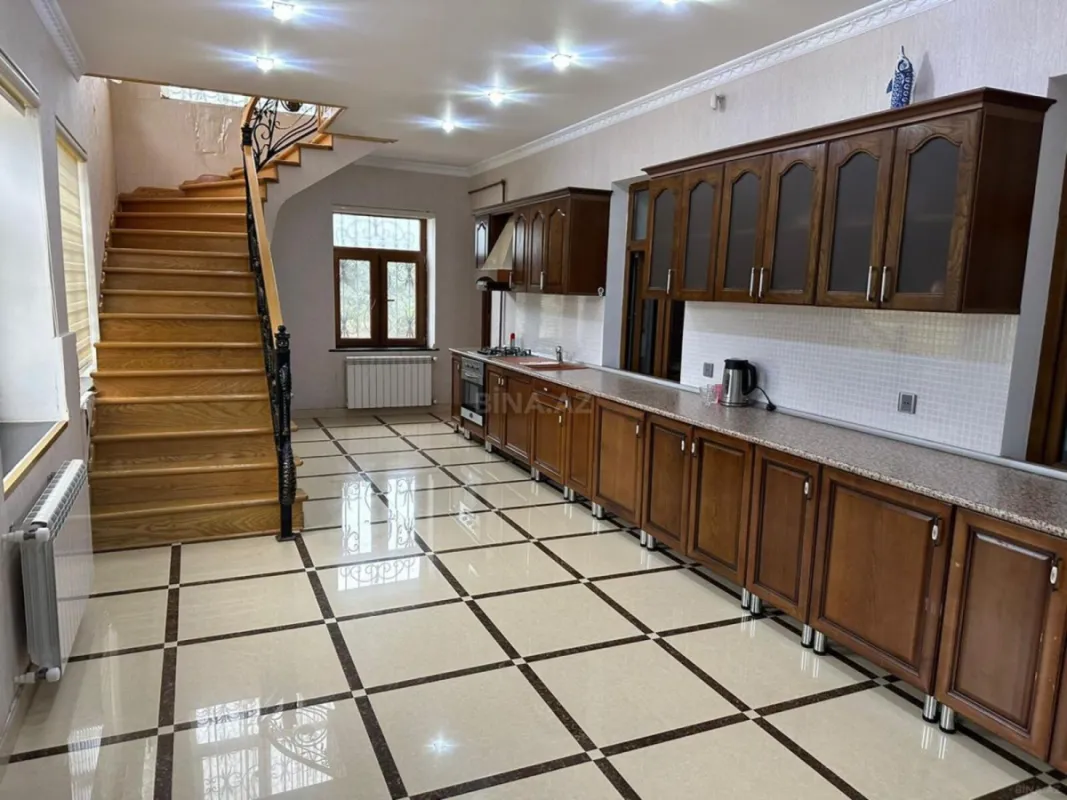 Kirayə verilir 5 otaqlı həyət evi 200 m²