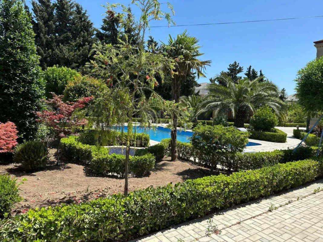 Kirayə verilir 5 otaqlı həyət evi 200 m²