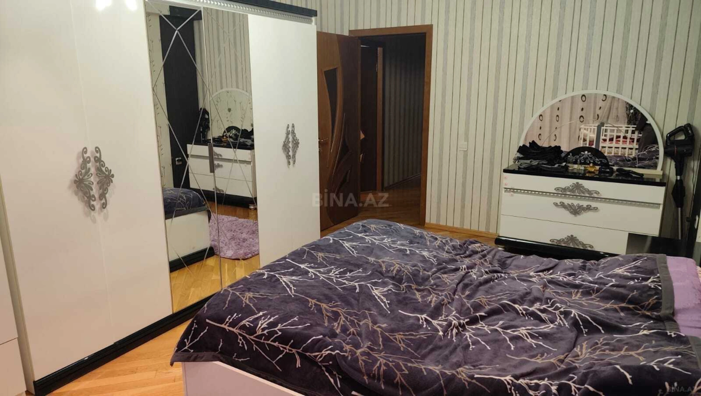 Satılır 3 otaqlı mənzil 120 m²