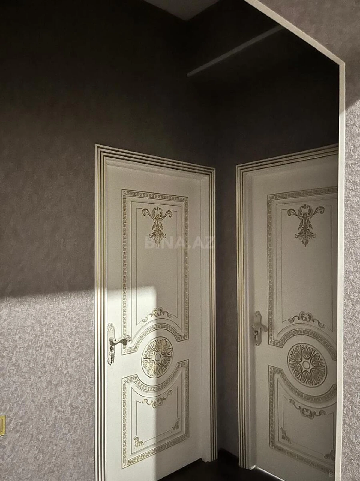 Satılır 4 otaqlı mənzil 92 m²