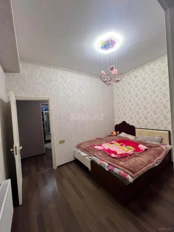 Satılır 4 otaqlı mənzil 92 m²