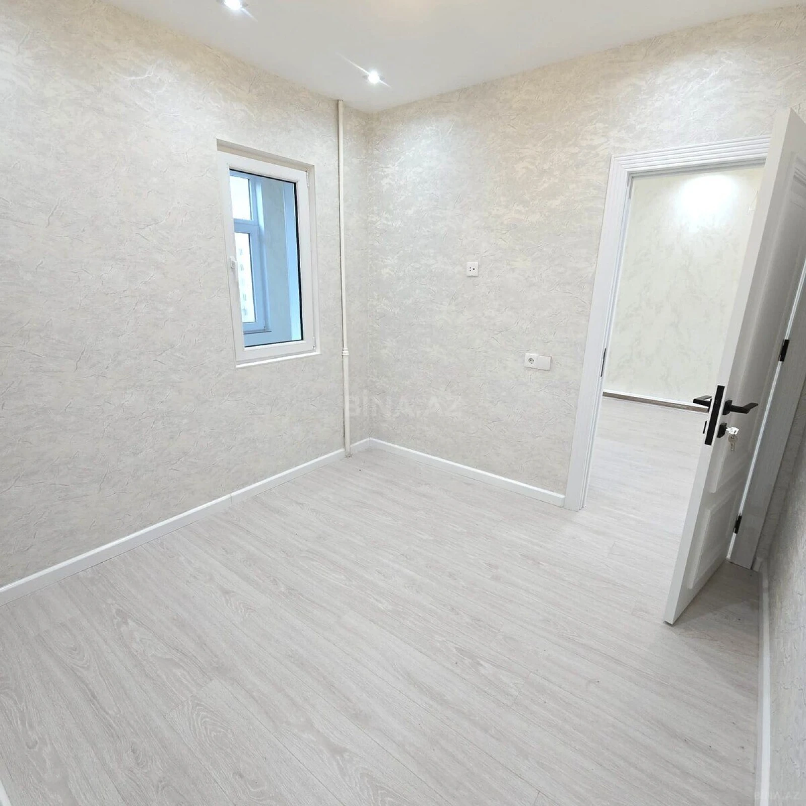 Satılır 2 otaqlı mənzil 34 m²