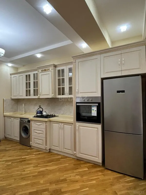 Kirayə verilir 3 otaqlı mənzil 129 m²