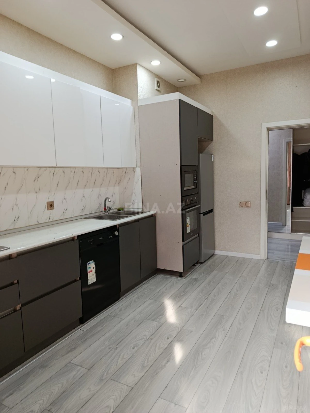 Kirayə verilir 3 otaqlı mənzil 110 m²