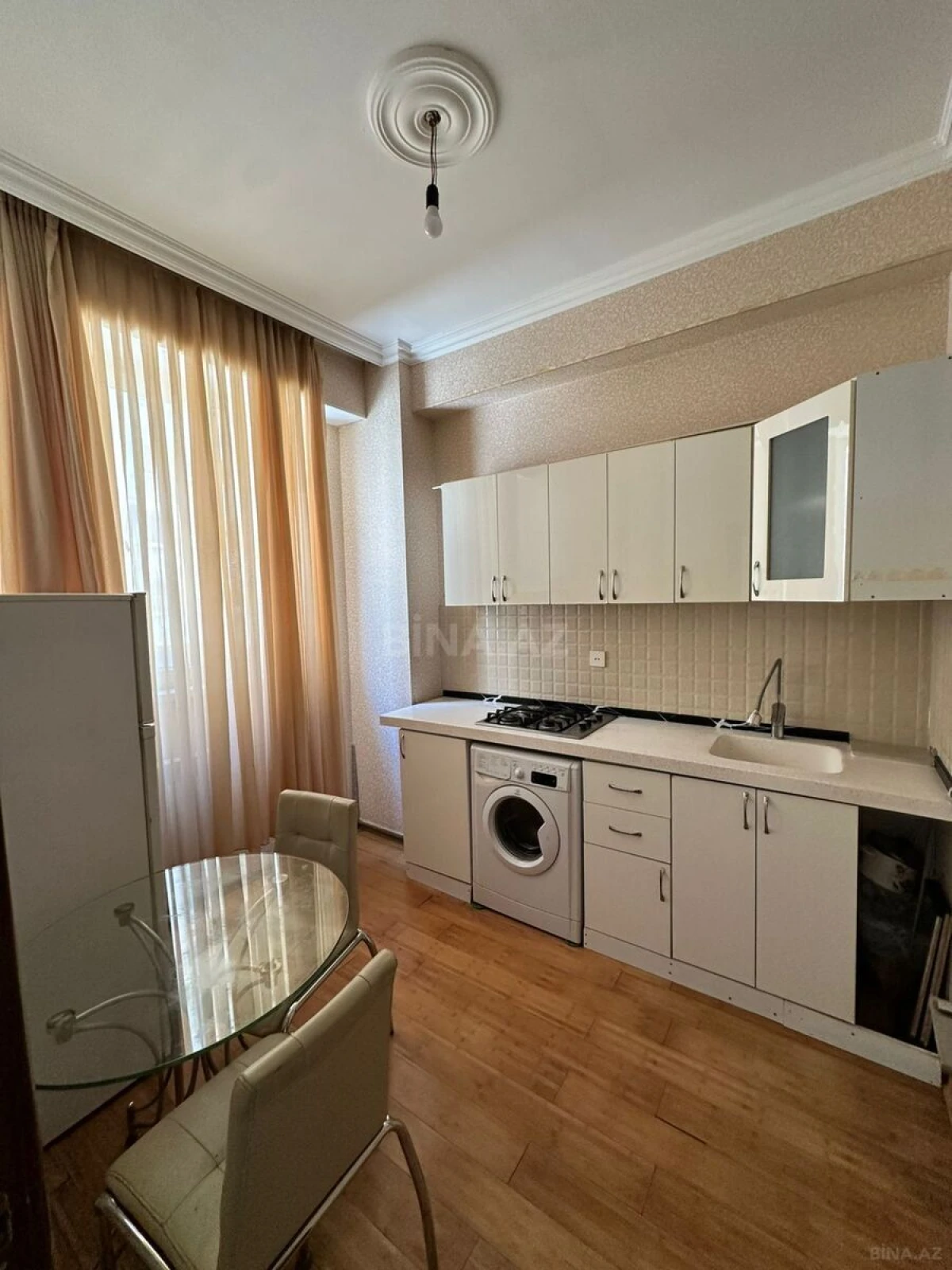 Kirayə verilir 2 otaqlı mənzil 65 m²