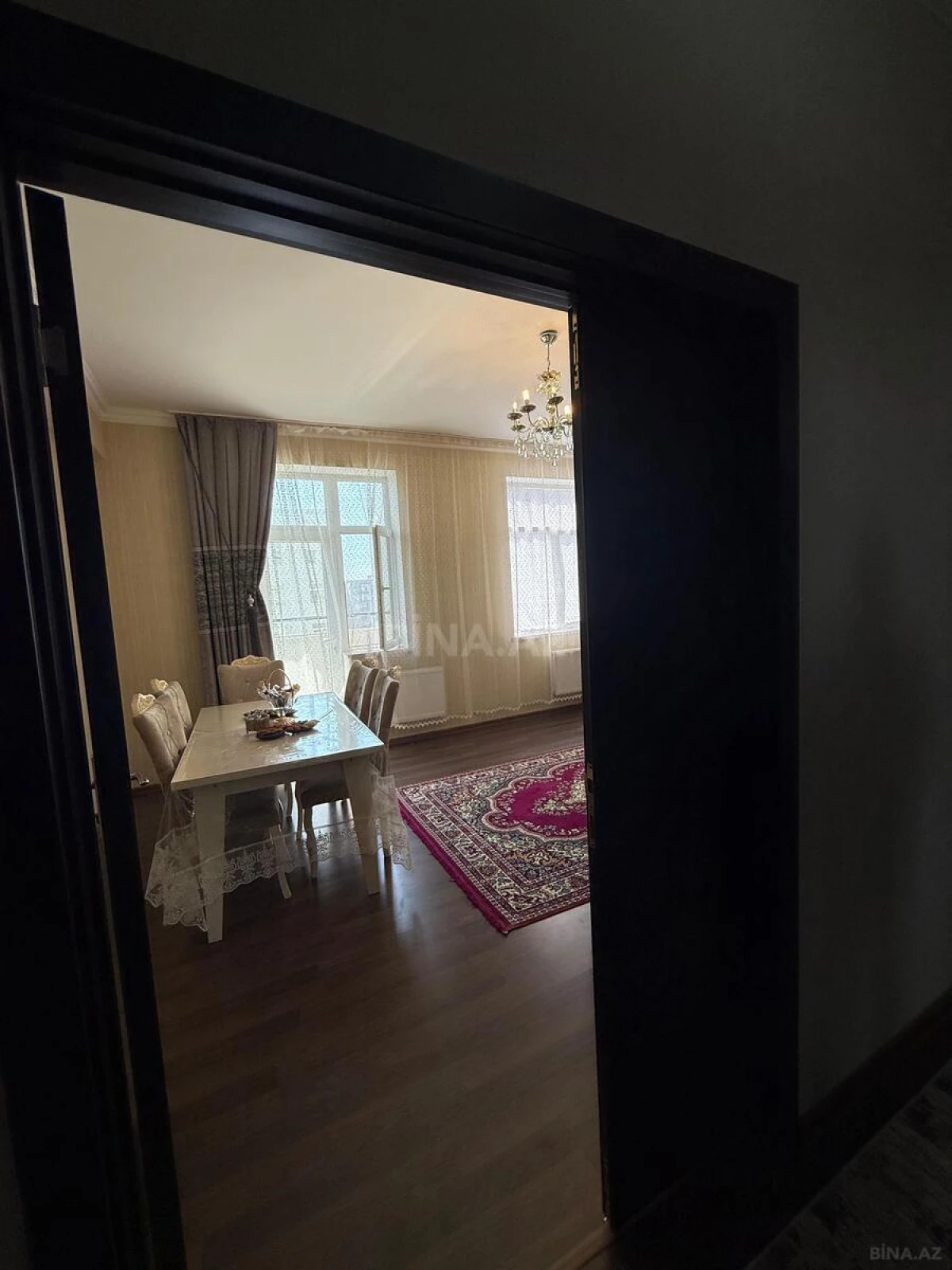 Kirayə verilir 4 otaqlı mənzil 114 m²