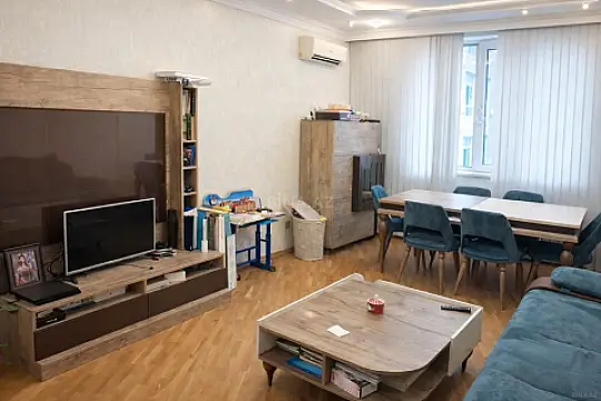 Satılır 2 otaqlı mənzil 80 m²