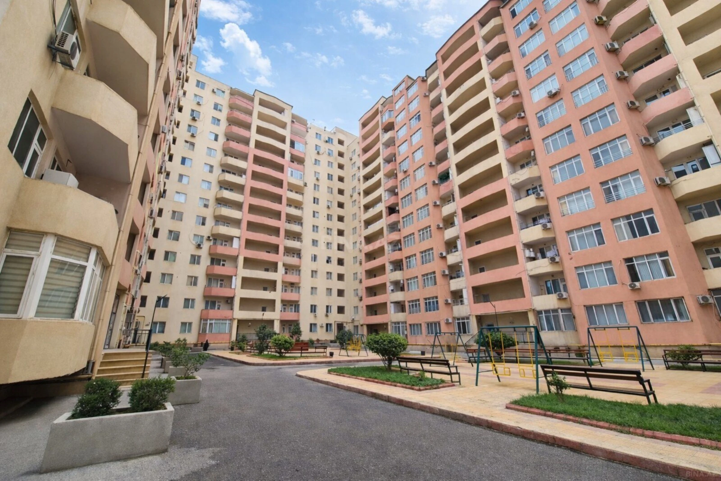 Satılır 2 otaqlı mənzil 80 m²