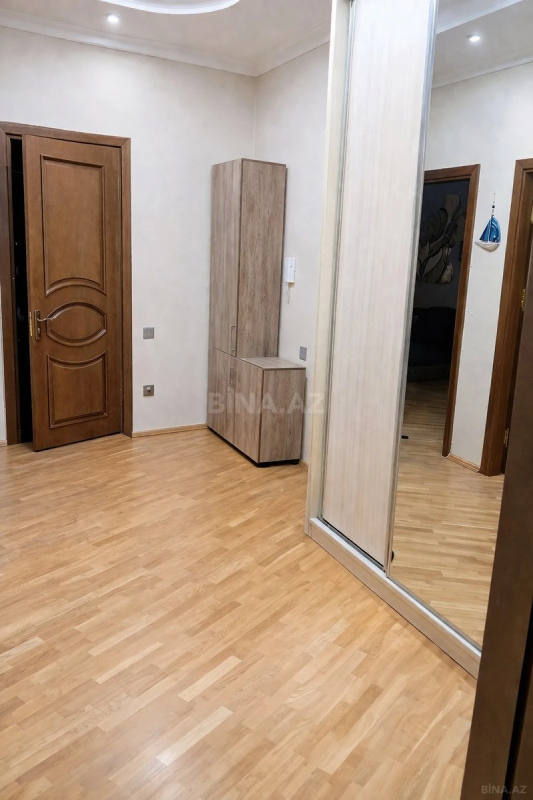 Satılır 2 otaqlı mənzil 80 m²