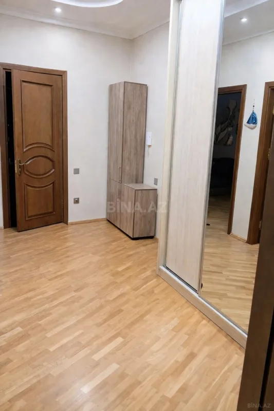 Satılır 2 otaqlı mənzil 80 m²