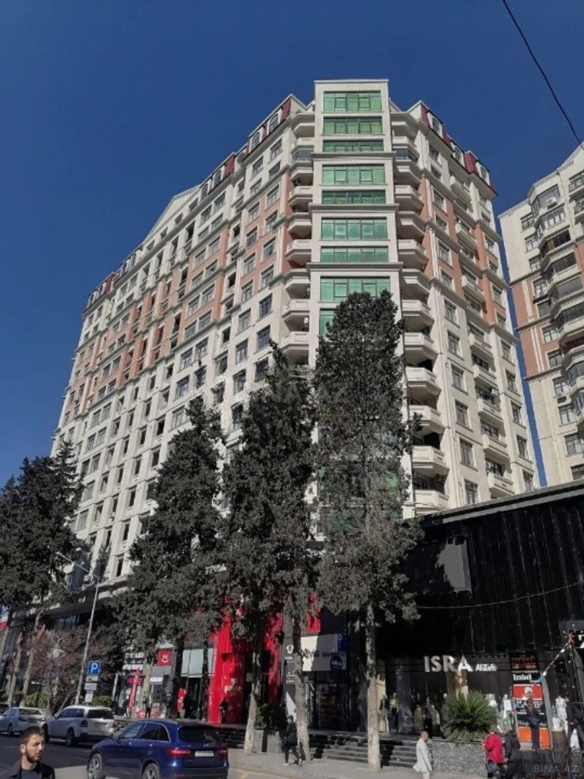 Satılır 3 otaqlı mənzil 137 m²