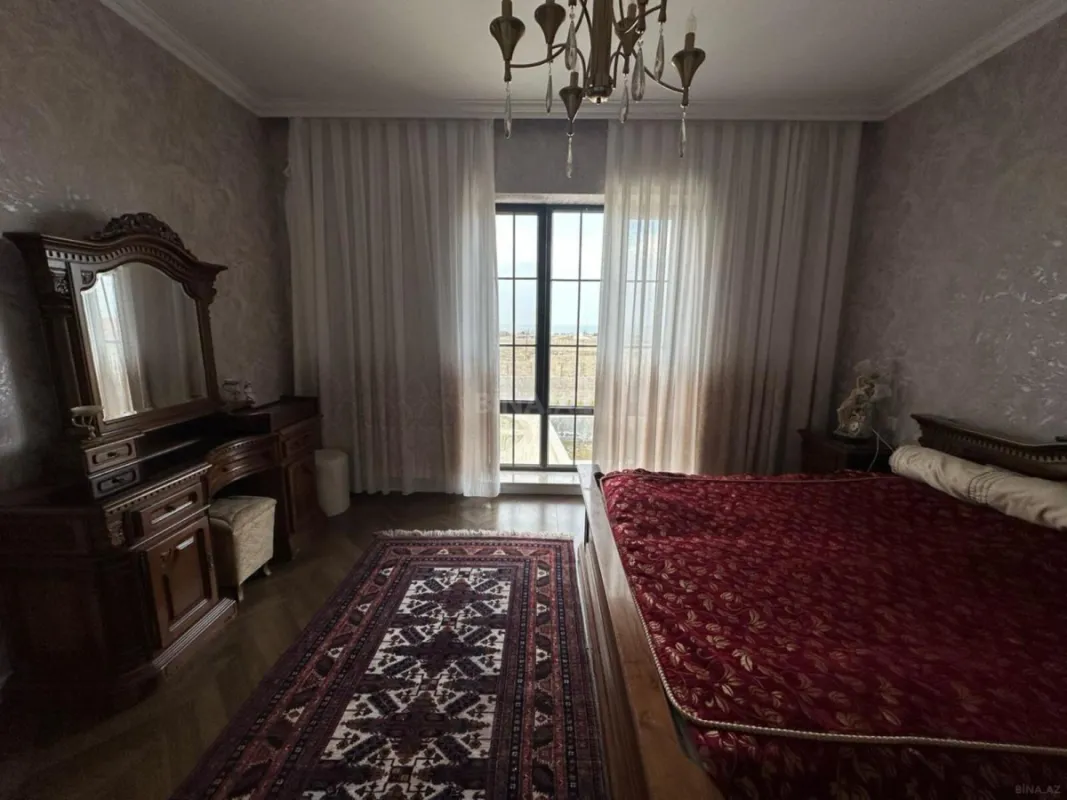 Kirayə verilir 5 otaqlı həyət evi 200 m²