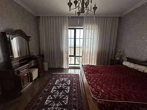 Kirayə verilir 5 otaqlı həyət evi 200 m²