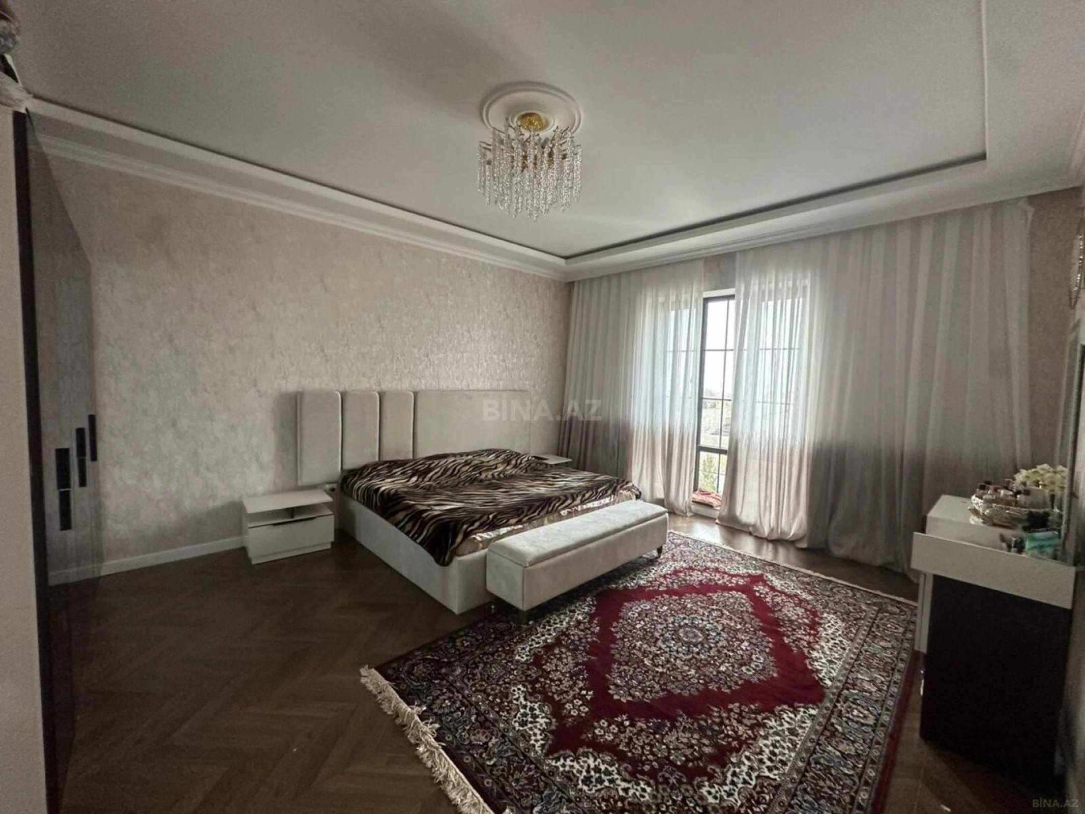 Kirayə verilir 5 otaqlı həyət evi 200 m²