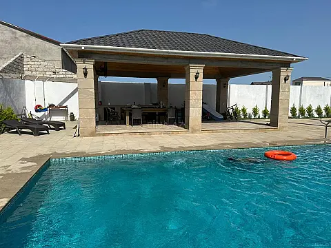 Kirayə verilir 5 otaqlı həyət evi 200 m²