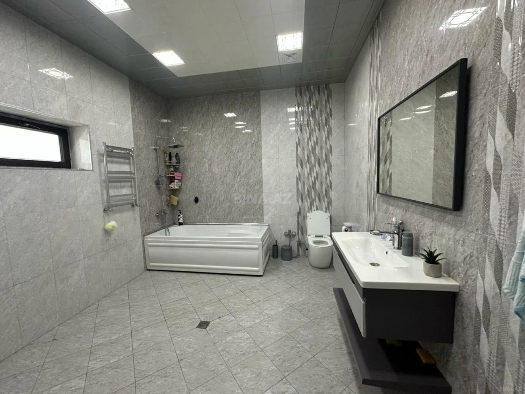 Kirayə verilir 5 otaqlı həyət evi 200 m²