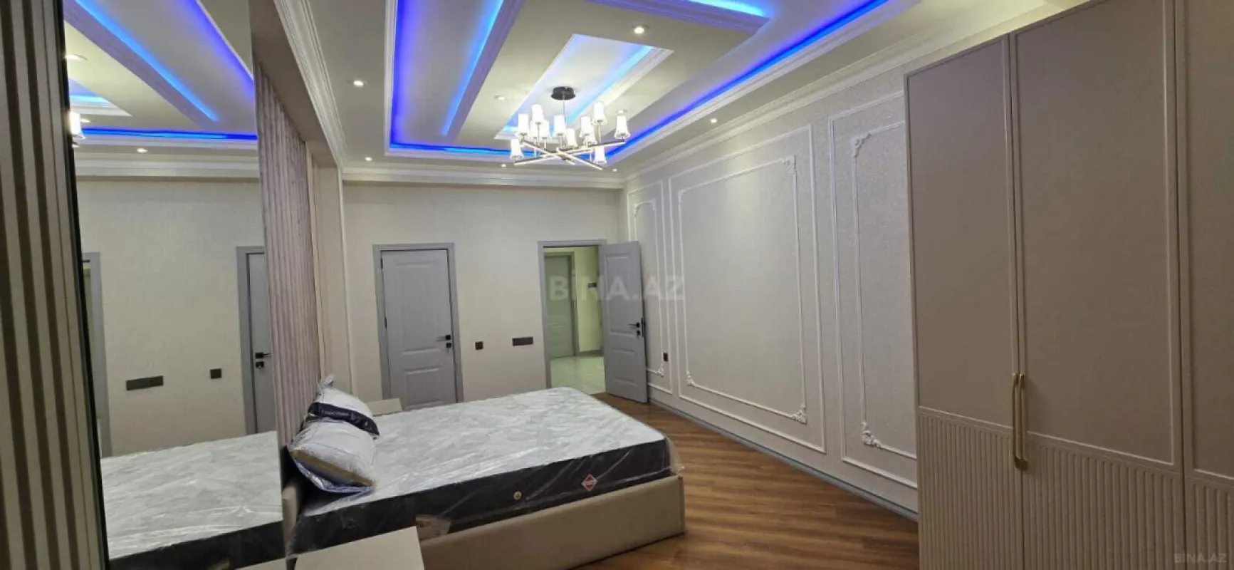 Satılır 3 otaqlı mənzil 142 m²