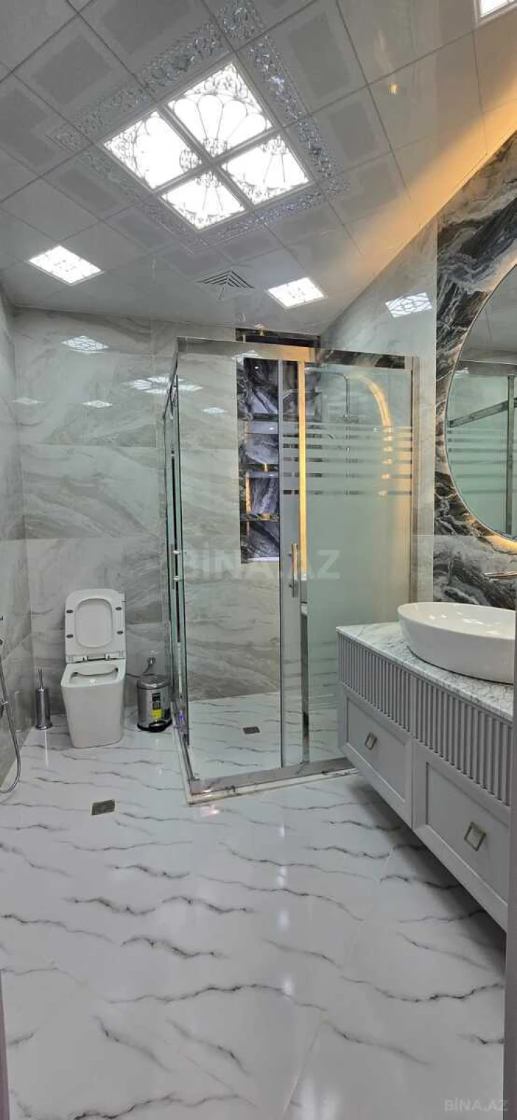 Satılır 3 otaqlı mənzil 142 m²