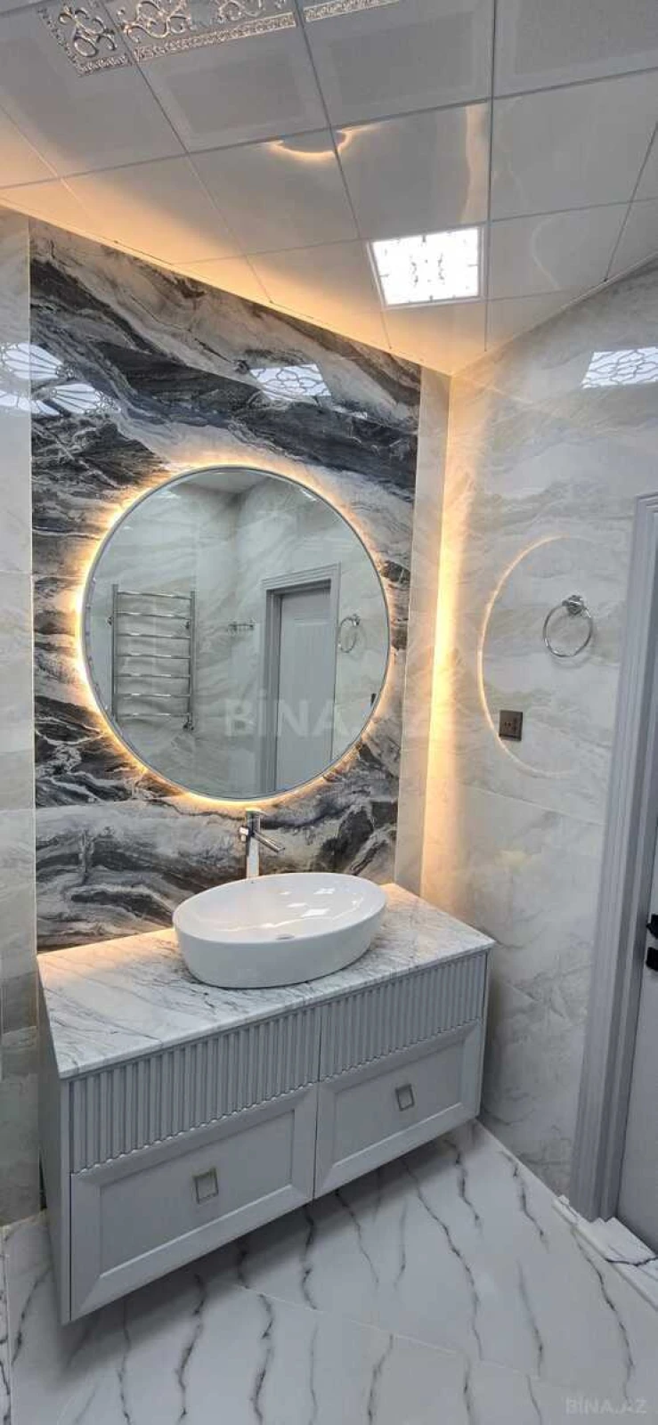 Satılır 3 otaqlı mənzil 142 m²