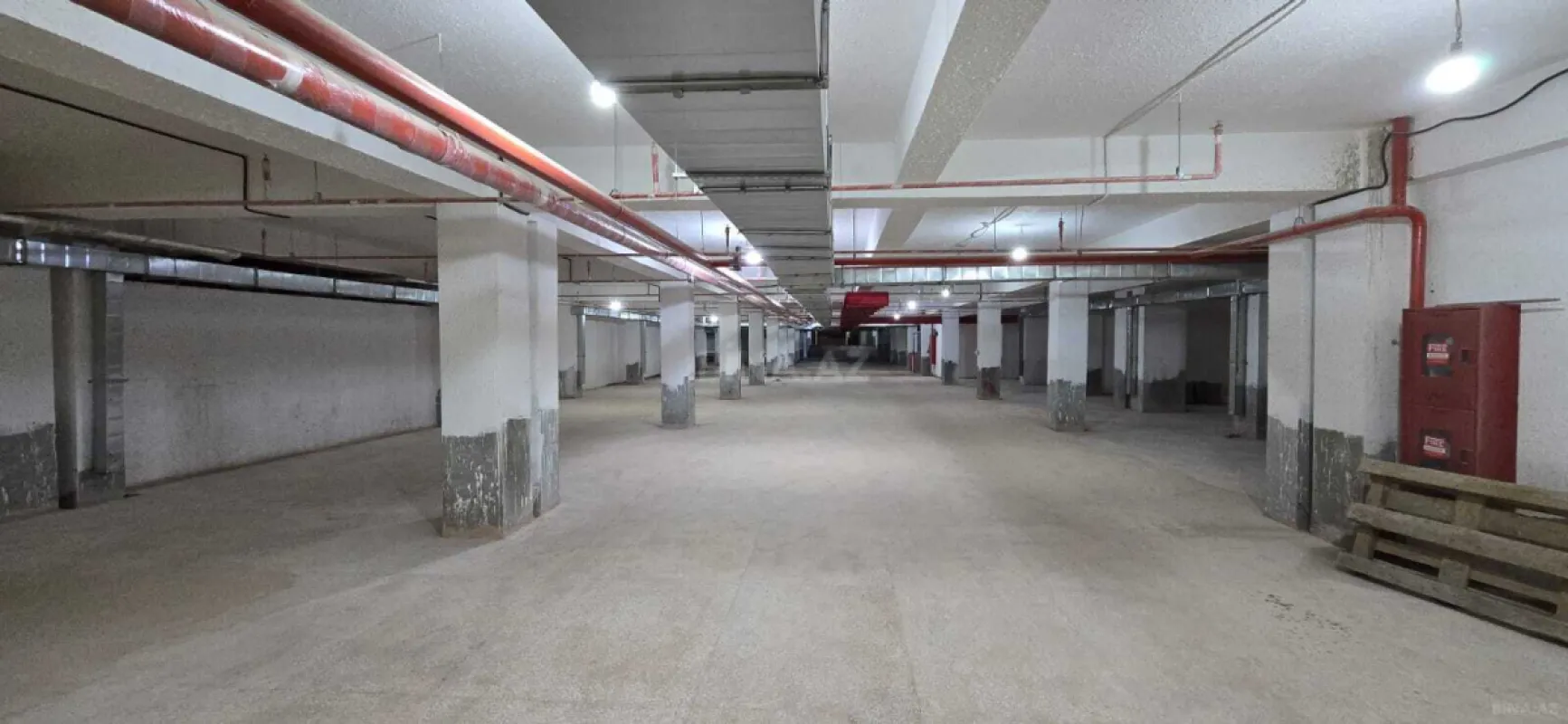 Satılır 3 otaqlı mənzil 142 m²