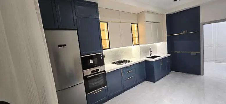 Satılır 3 otaqlı mənzil 142 m²