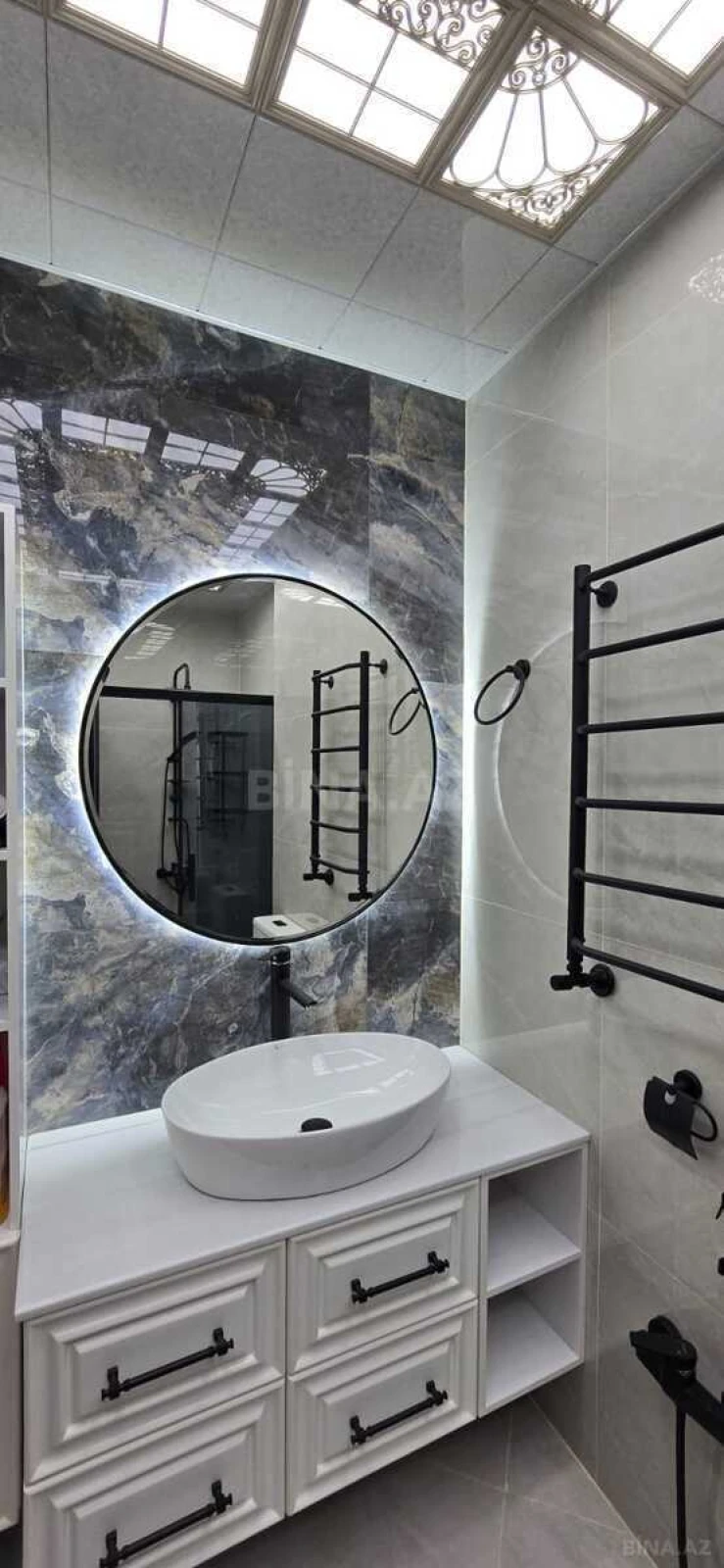 Satılır 3 otaqlı mənzil 142 m²