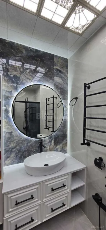 Satılır 3 otaqlı mənzil 142 m²