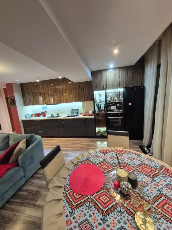 Satılır 2 otaqlı mənzil 75 m²