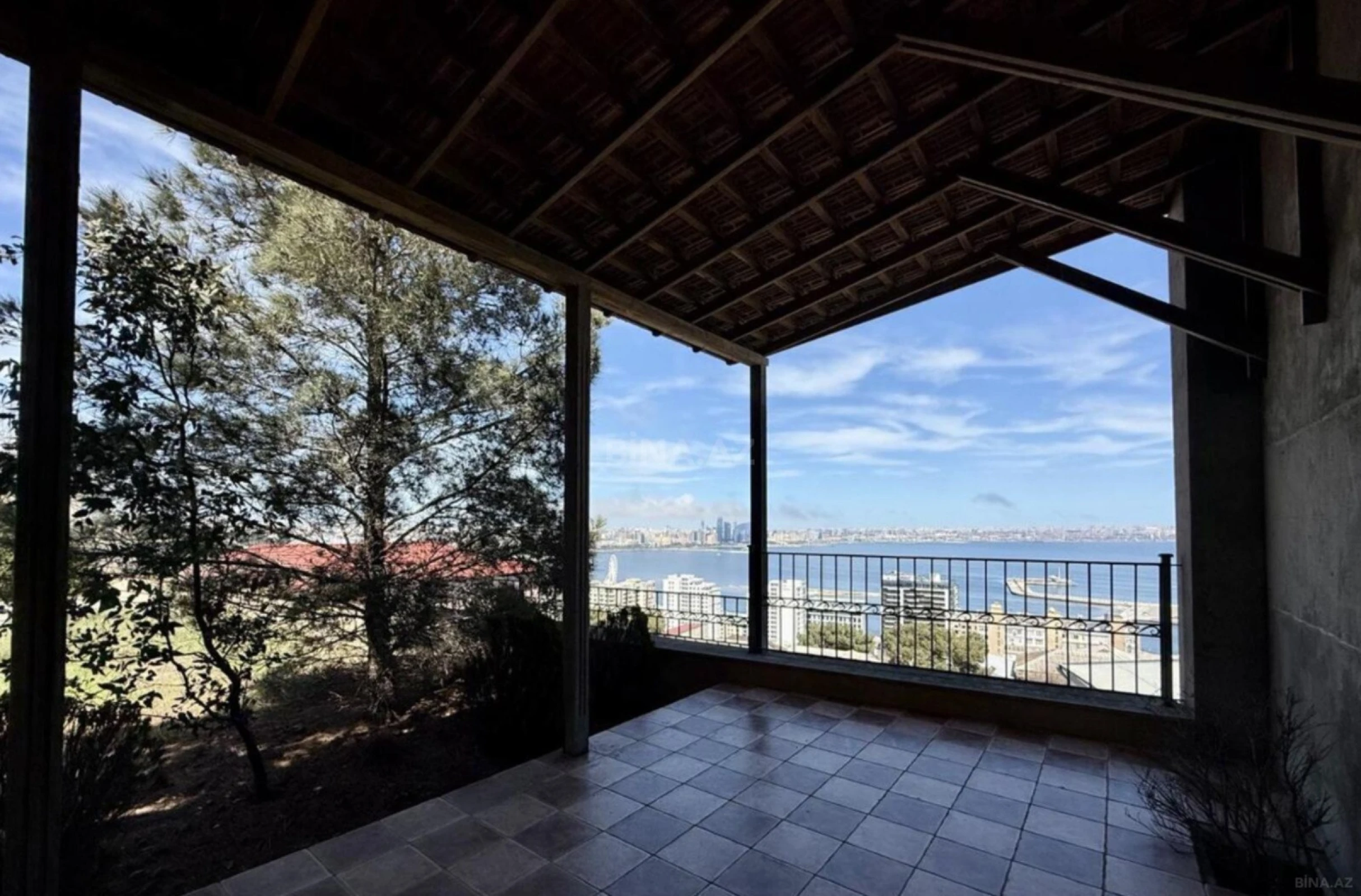 Satılır 9 otaqlı həyət evi 799 m²