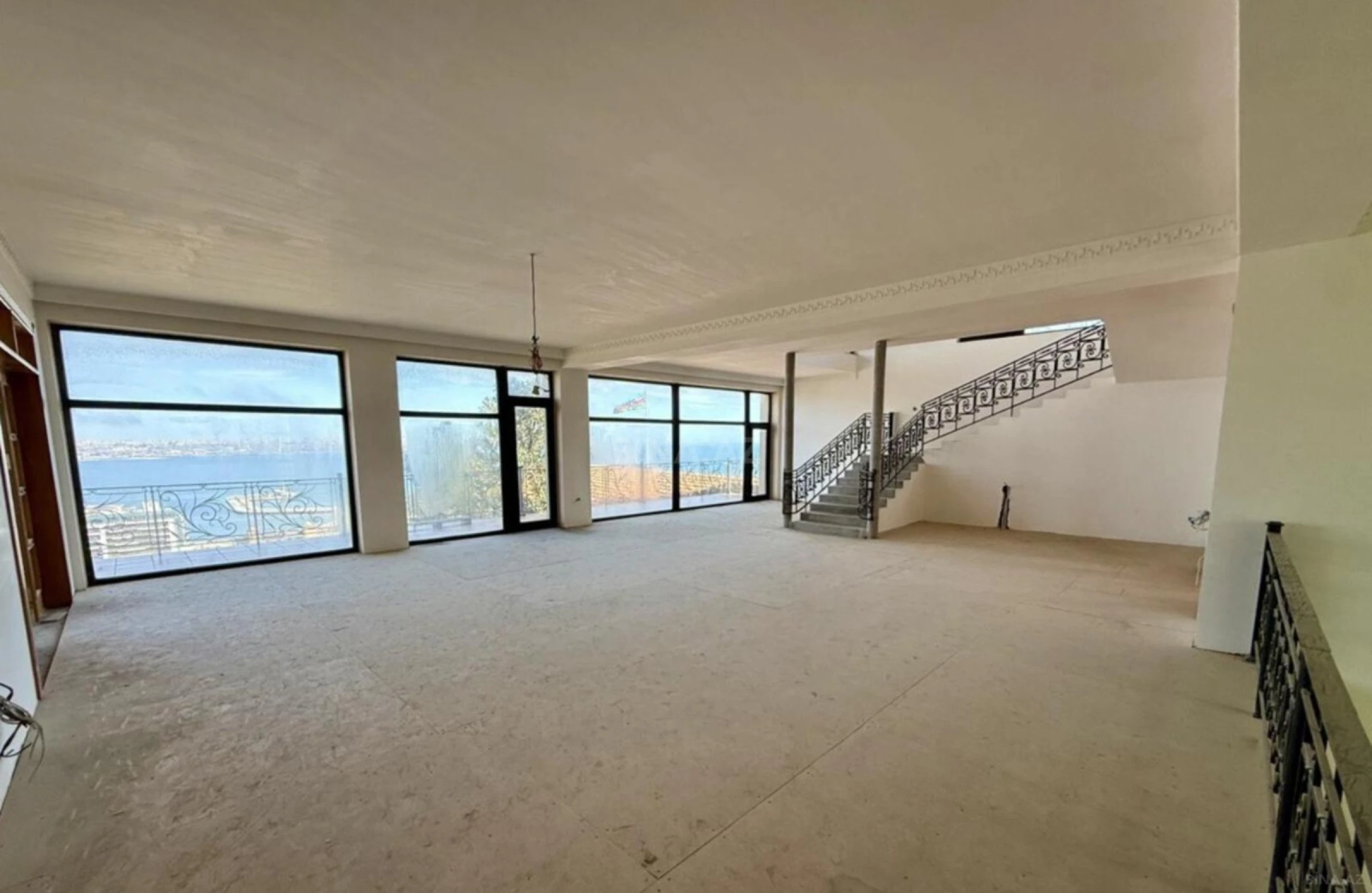 Satılır 9 otaqlı həyət evi 799 m²