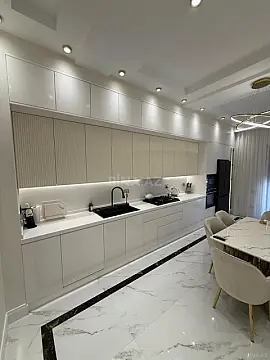 Satılır 4 otaqlı mənzil 154 m²