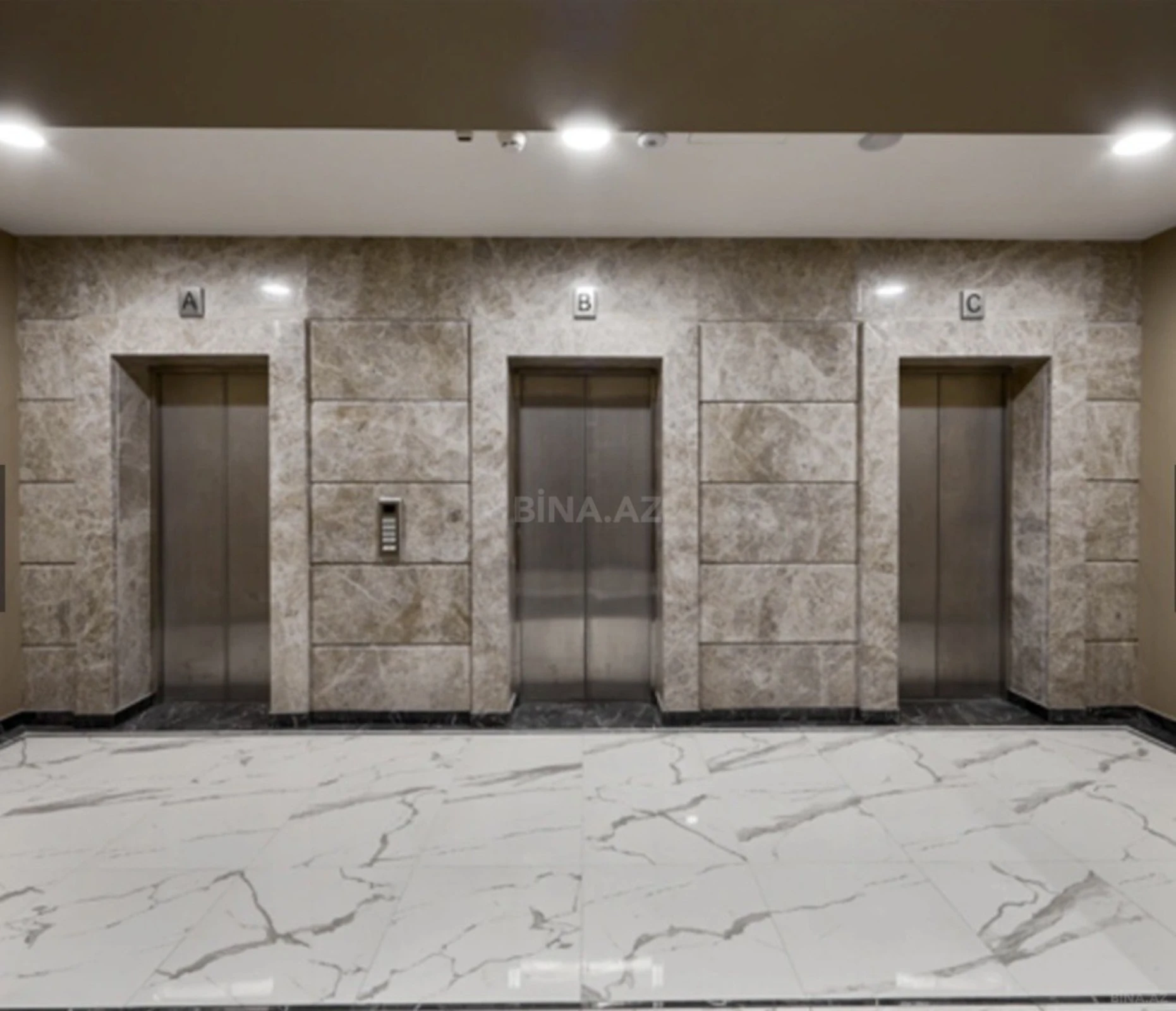 Satılır 4 otaqlı mənzil 154 m²