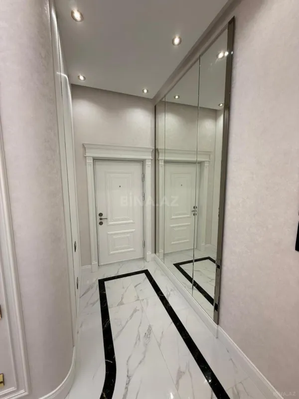 Satılır 4 otaqlı mənzil 154 m²