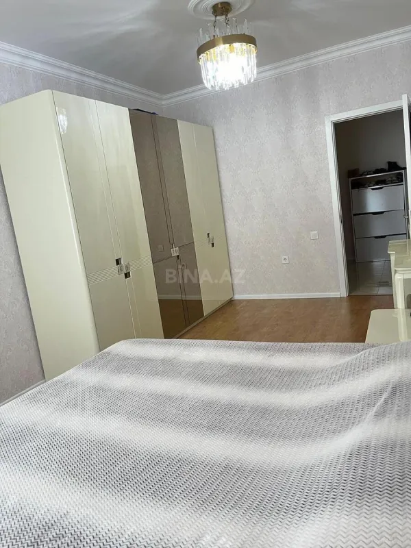Kirayə verilir 3 otaqlı mənzil 129 m²
