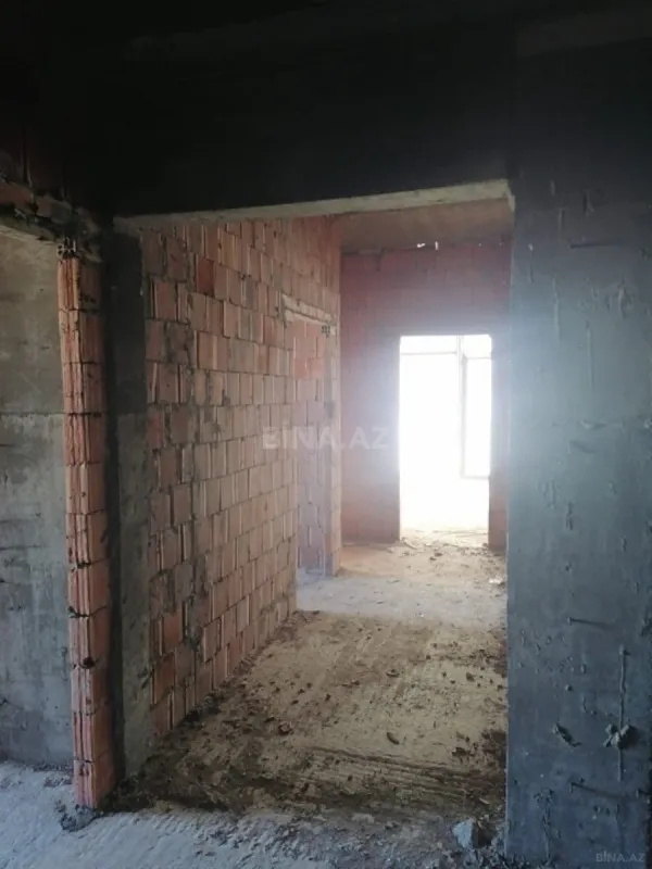 Satılır 3 otaqlı mənzil 136.6 m²