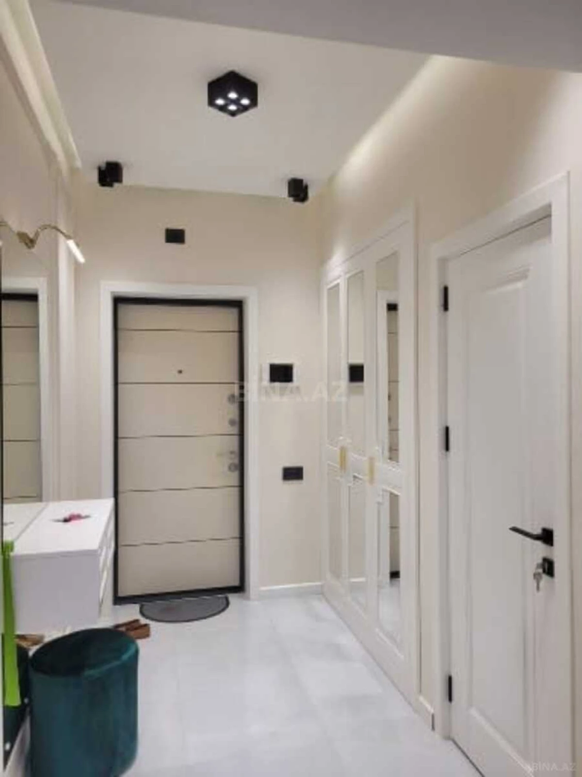 Kirayə verilir 2 otaqlı mənzil 70 m²