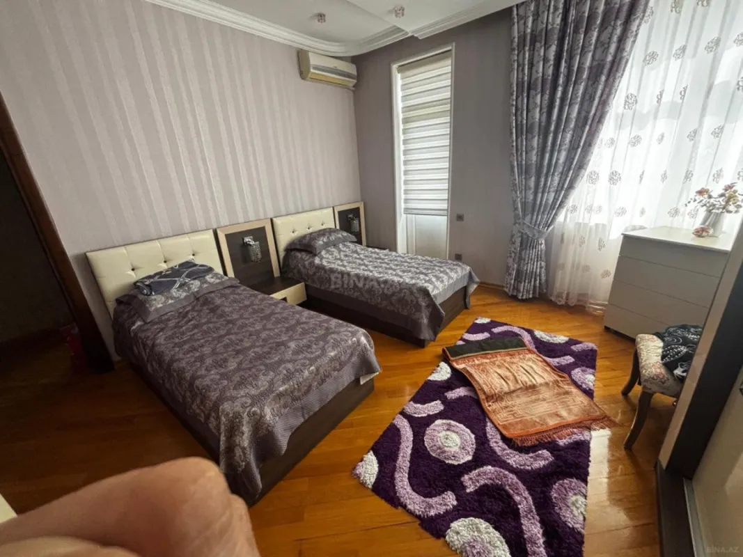 Satılır 3 otaqlı mənzil 140 m²