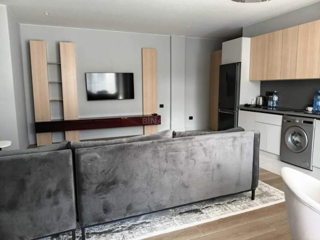 Kirayə verilir 2 otaqlı mənzil 103 m²