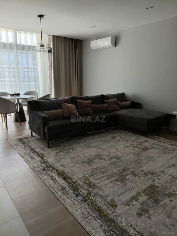 Kirayə verilir 2 otaqlı mənzil 103 m²