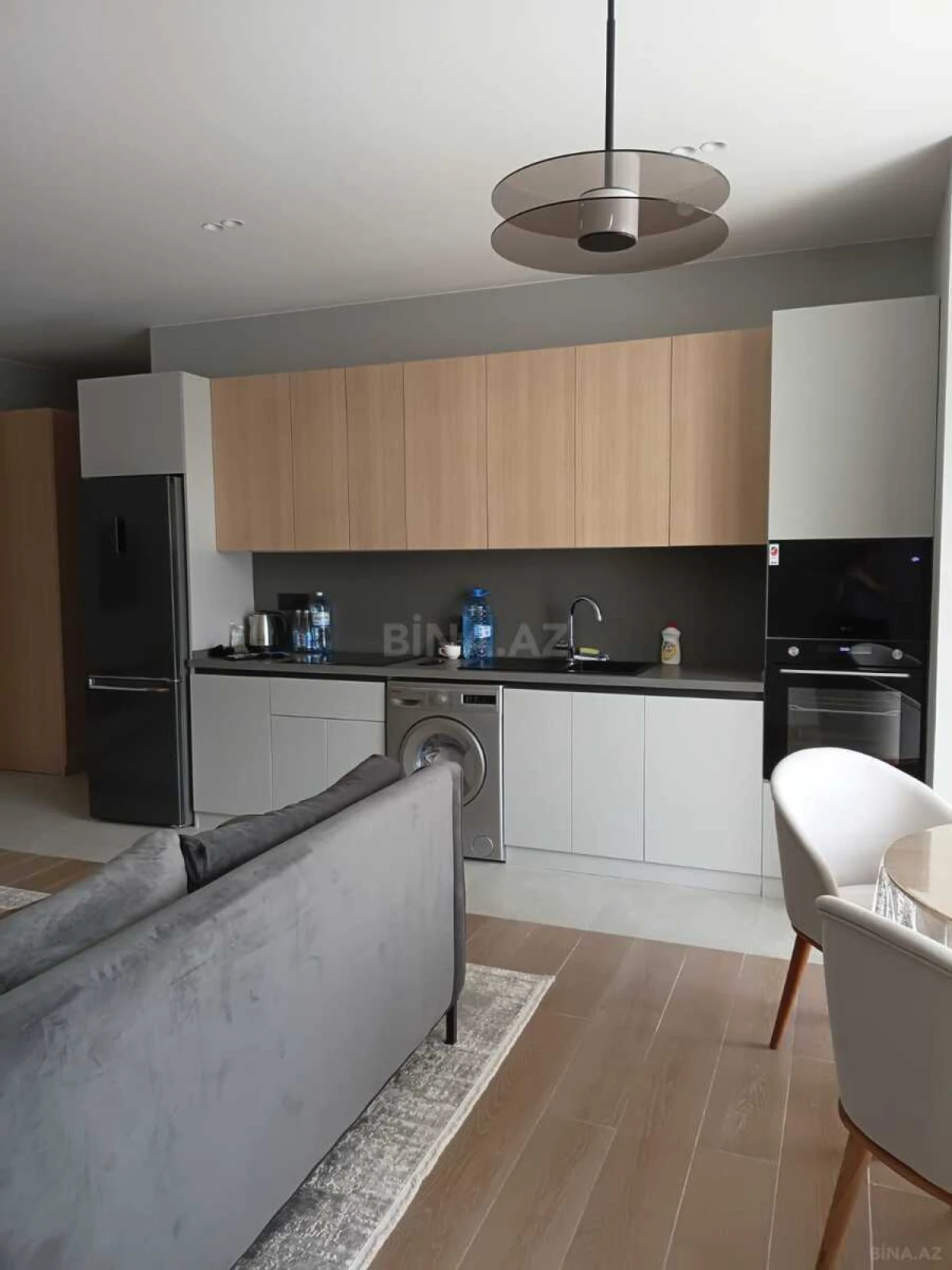 Kirayə verilir 2 otaqlı mənzil 103 m²