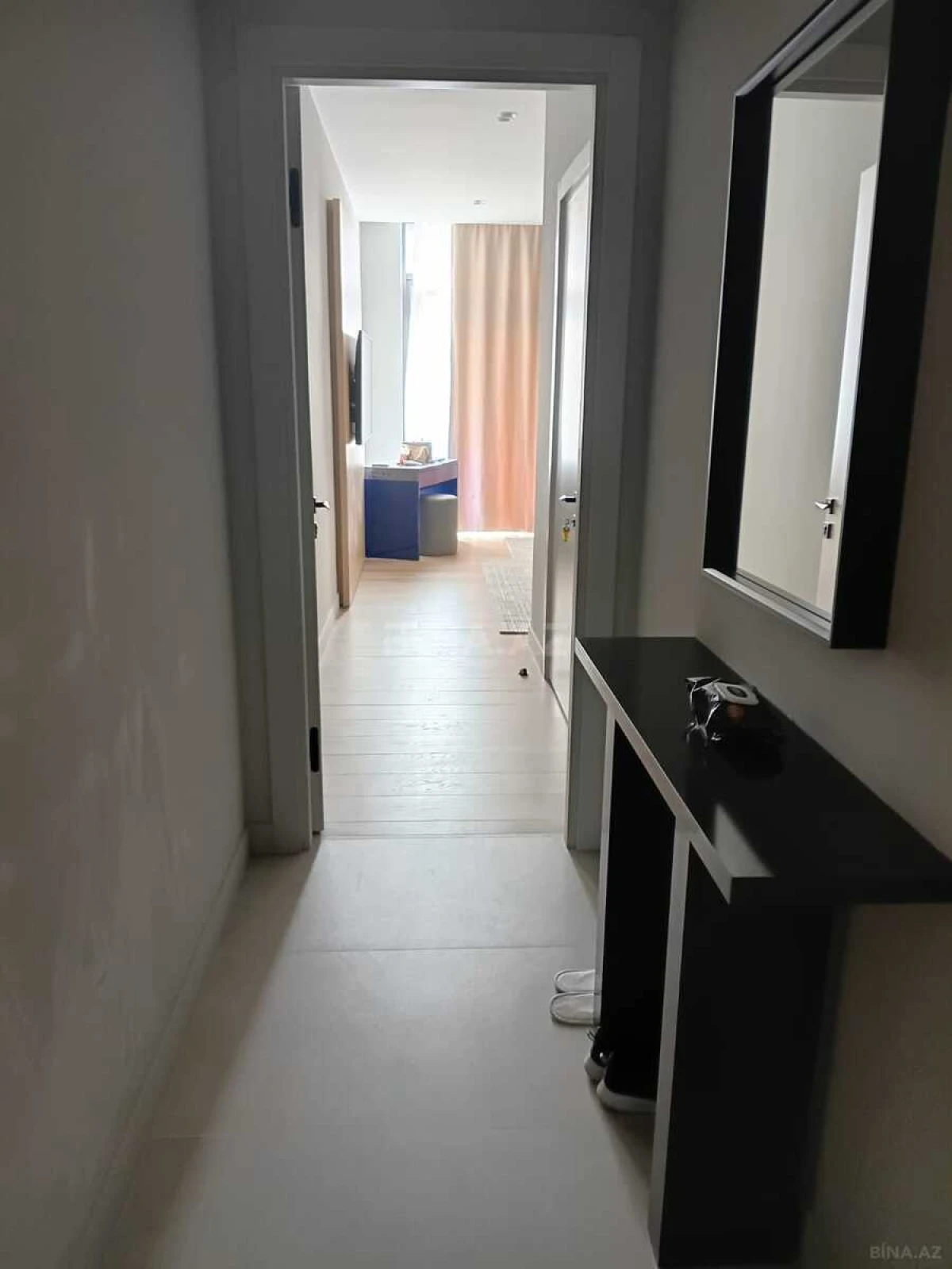 Kirayə verilir 2 otaqlı mənzil 103 m²