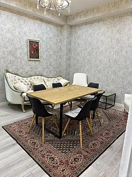Kirayə verilir 4 otaqlı mənzil 142 m²