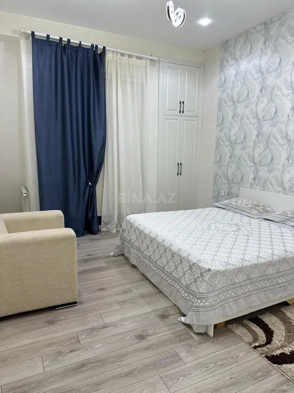 Kirayə verilir 4 otaqlı mənzil 142 m²