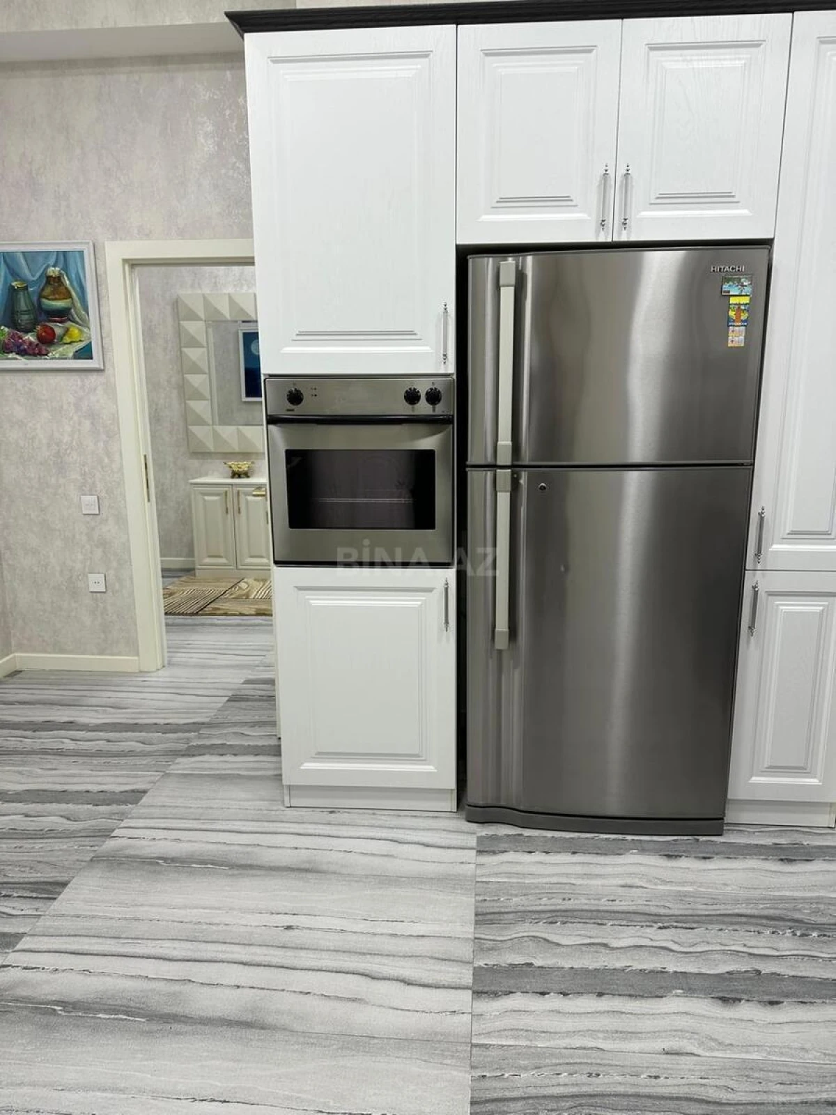 Kirayə verilir 4 otaqlı mənzil 142 m²