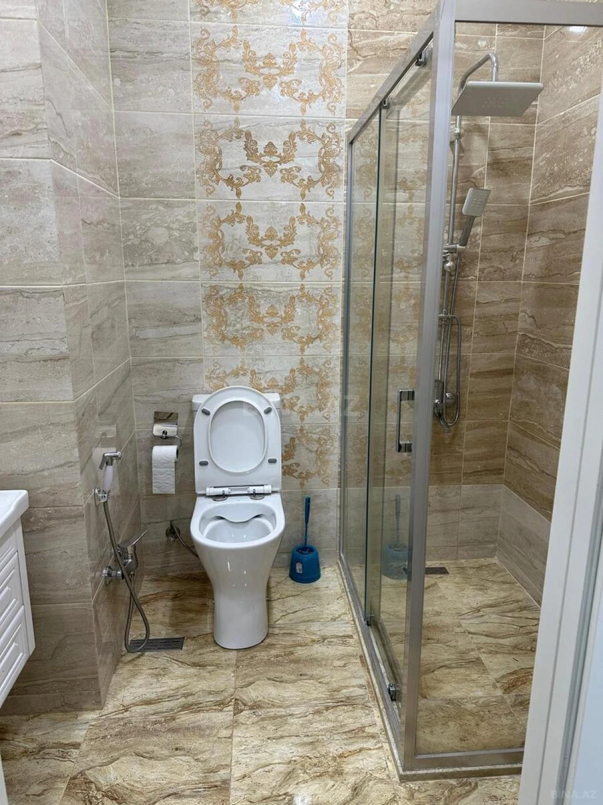 Kirayə verilir 4 otaqlı mənzil 142 m²