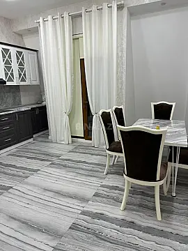 Kirayə verilir 4 otaqlı mənzil 142 m²
