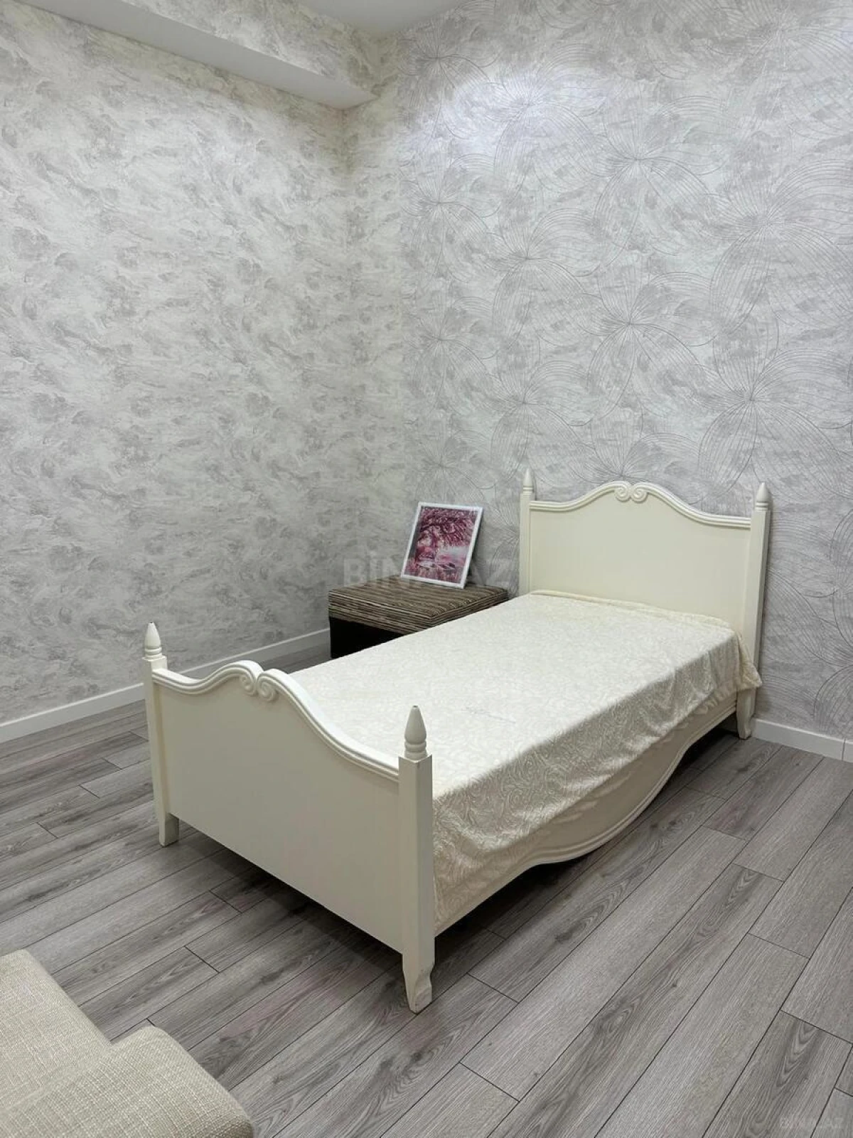 Kirayə verilir 4 otaqlı mənzil 142 m²