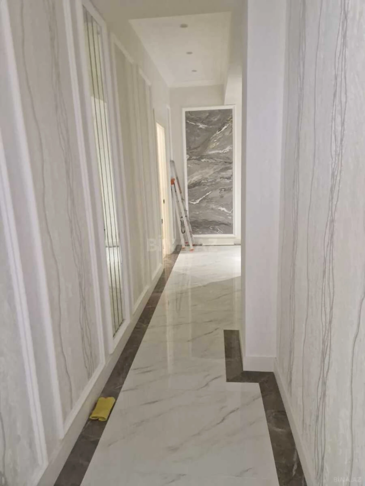 Kirayə verilir 2 otaqlı mənzil 112 m²