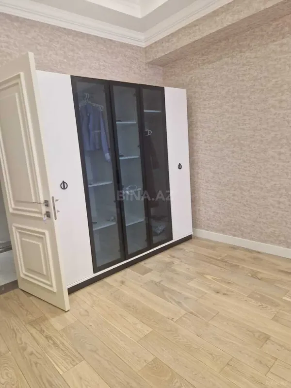 Kirayə verilir 2 otaqlı mənzil 112 m²