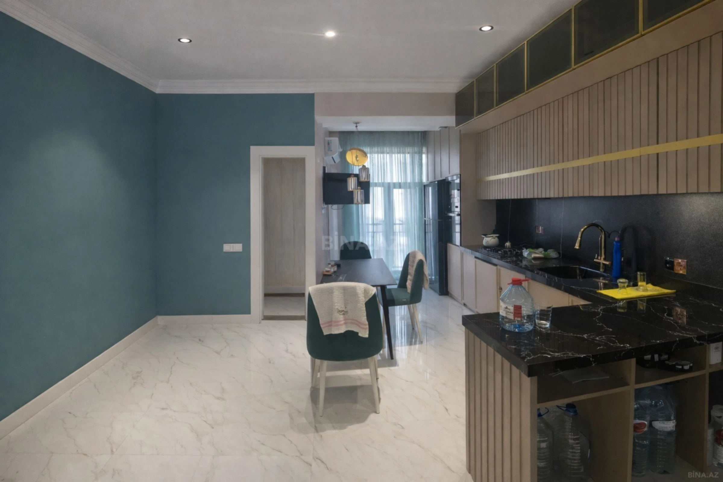 Kirayə verilir 2 otaqlı mənzil 112 m²